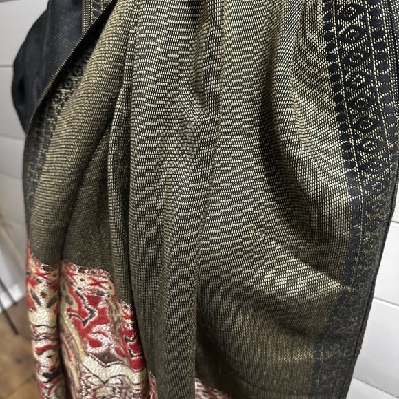 Pashmina Paisley Scarf Wrap Shawl Stole Black Red Glitter 100% Pashmina 69 X 27 - Picture 6 of 12